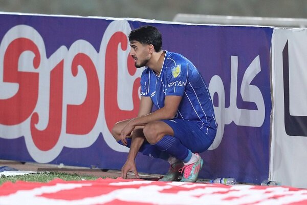 یک اشتباه فولاد و یک گل برای استقلال در نیمه اول