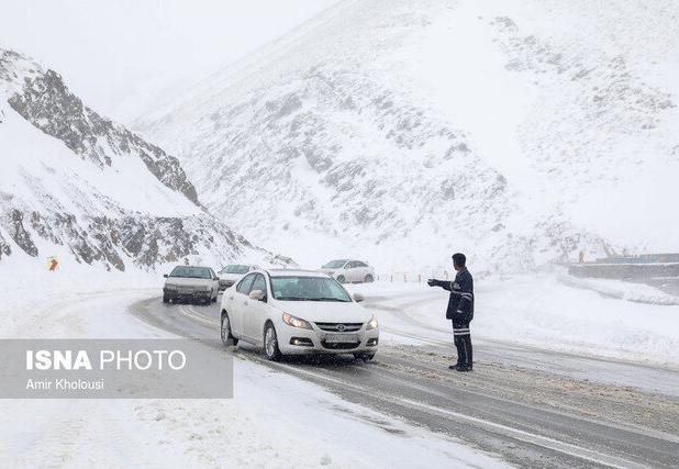 آخرین وضعیت سقز پس از بارش برف؛ امدادرسانی به ۲۵ خودرو و اسکان ۳۳۵ مسافر
