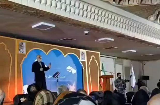 اجرای محمد اصفهانی در بزرگداشت استاد فرشچیان