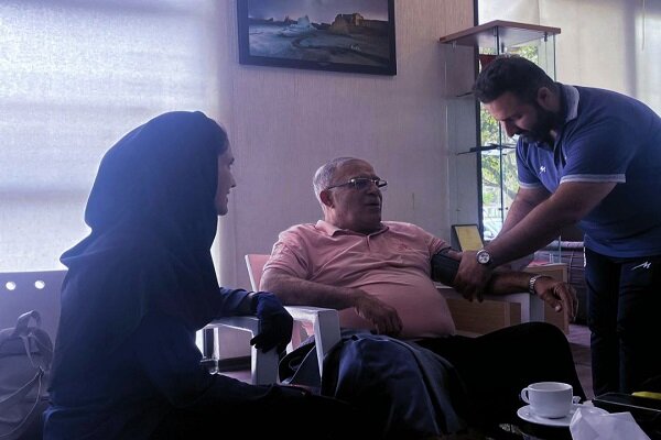 حسن روشن دچار مشکل قلبی شد/پیشکسوت استقلال مراسم بدرقه را ترک کرد