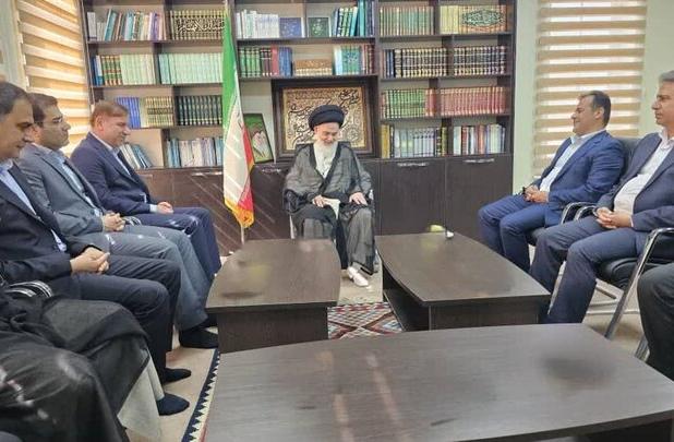 آیت‌الله حسینی بوشهری: مدیران برای رفع دغدغه‌های معیشتی مردم تلاش کنند