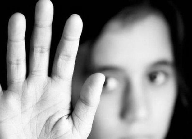 ناپدری به تعرض به دختر نوجوان متهم شد