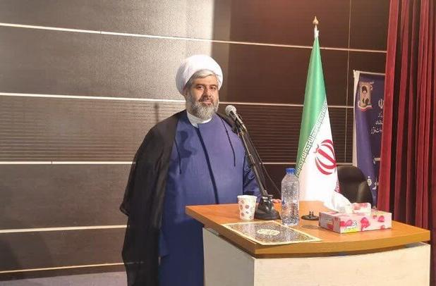 مداحان و ستایشگران عنصر فعال میدان جهاد تبیین هستند
