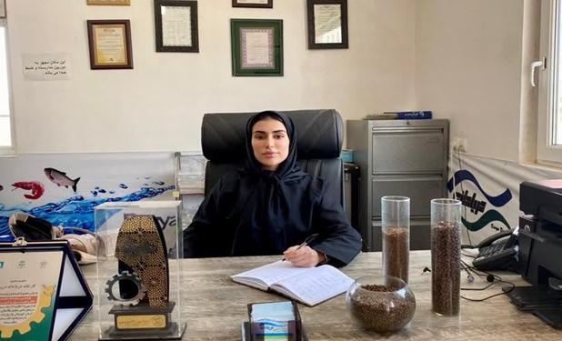 تولید خوراک مبتنی بر جلبک توسط بانوی جوان دورودی