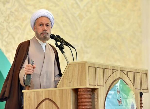 امام جمعه شیراز: قانون اساسی میثاق ملی همه ایرانیان است