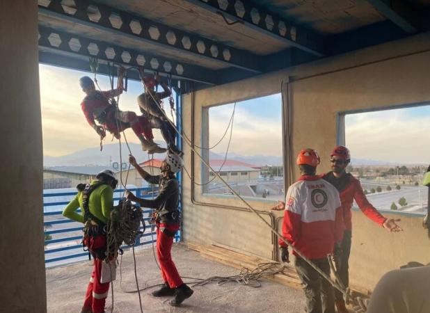 امدادگران ۱۰ استان مهارت‌های نجات با طناب را در کرمان تمرین کردند