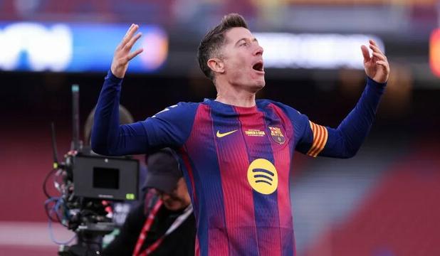 پنج تیم اروپایی در صف جذب مهاجم لهستانی