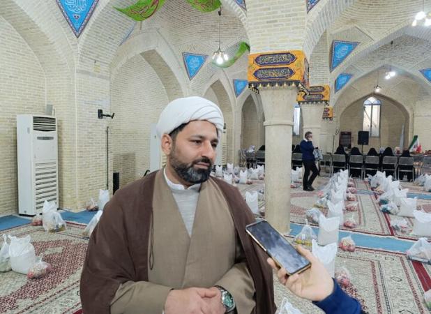 زارع: خیرین فارسی ۴ میلیارد ریال کمک معیشتی به نیازمندان اهدا کرد