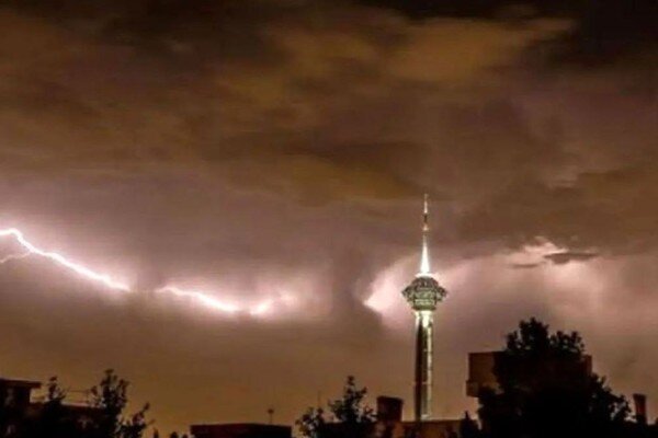 طوفان سه شنبه شب تهران ۶ مصدوم داشت