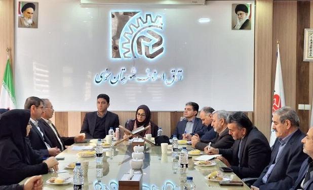 رئیس مرکز ملی فرش ایران: فرش خوی در بازار فروش برندسازی شود