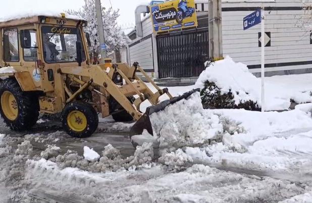 آماده باش ۱۵ دستگاه تراکتور و تجهیزات امدادی برای بارش ها