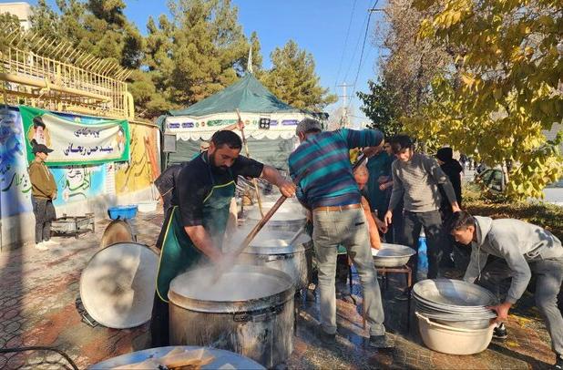 نذرواره فاطمی به همت گروه جهادی شهید ریحانی در بجنورد