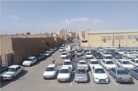 دلیل عدم عرضه خودروهای مانده کف پارکینگ خودروسازان!