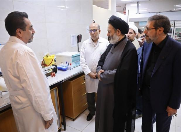 بازدید سرپرست حجاج ایرانی از مرکز پزشکی حج و زیارت در مکه