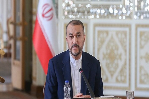 حضور در مجامع بین‌المللی یکی از گام‌های سیاست‌ خارجی دولت است