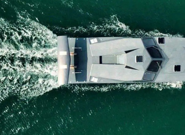 ایران سریع‌ترین قایق جنگی جهان را معرفی کرد