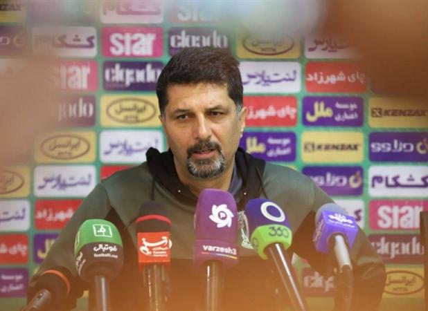 حسینی: هنوز بازی‌ها تمام نشده یک بازیکن‌مان را فروخته‌ایم!
