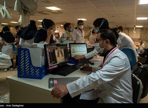 ضوابط جدید پوشش دانشجویان علوم پزشکی؛ ممنوعیت کاشت ناخن، مژه مصنوعی و استفاده از تلفن همراه بر بالین بیماران