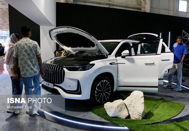 بازار خودرو در تب دلالان می‌سوزد/ قیمت‌ها منطقی نیست