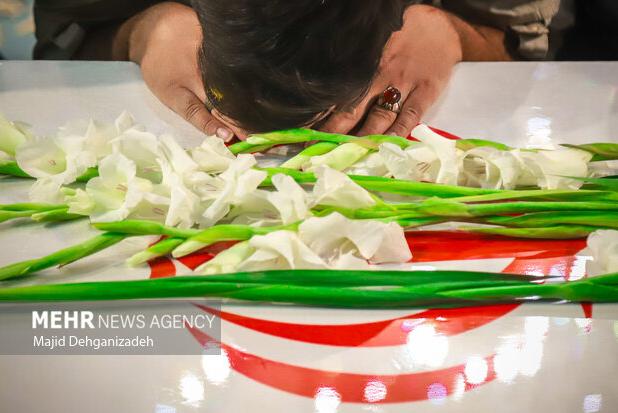 استقبال از پیکر مطهر شهدای گمنام در فرودگاه خرم‌آباد