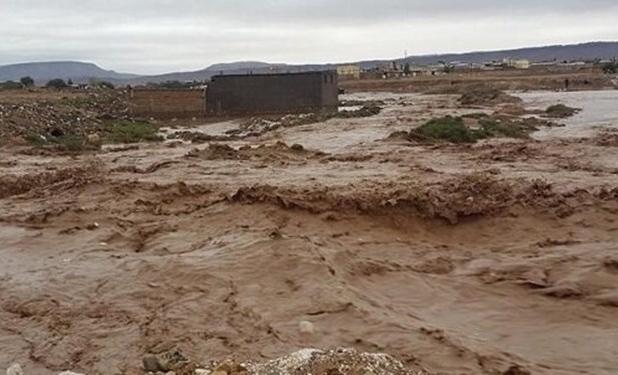 وقوع سیلاب در چند شهر استان مرکزی و جان باختن کشاورز 60 ساله بر اثرصاعقه
