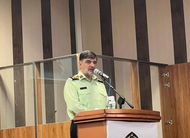 با افرادی که امنیت روانی مردم را به مخاطره می اندازند برخورد می کنیم