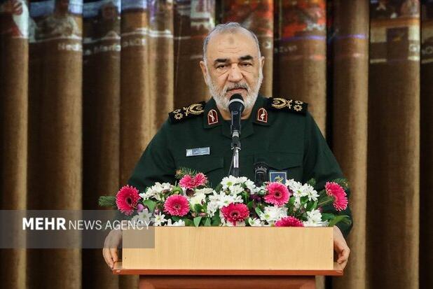 سرلشکر سلامی: سپاه هیچ گام عقب‌نشینی در برابر دشمنان ندارد