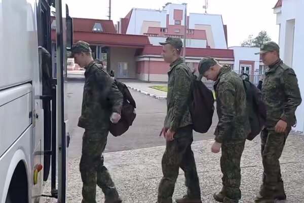 مرحله اول تبادل اسرای جنگی زیر ۲۵ سال بین روسیه و اوکراین