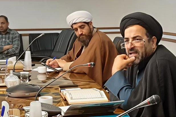 یکی از مشکلات جامعه ایمانی در ارتباط با قرآن عدم تدبر است