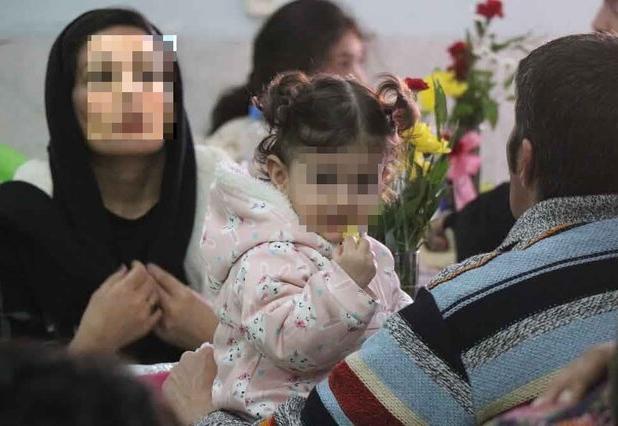 گلریزان برای آزادی مادر زندانی در روز زن