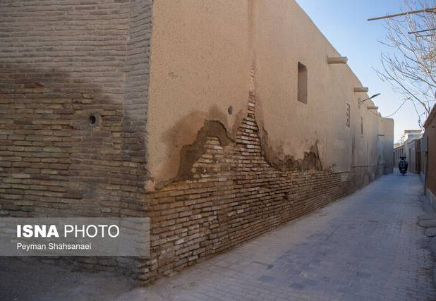 انکار چندساله منشاء رطوبت، مسجد جامع عتیق اصفهان را در معرض آسیب قرارداد