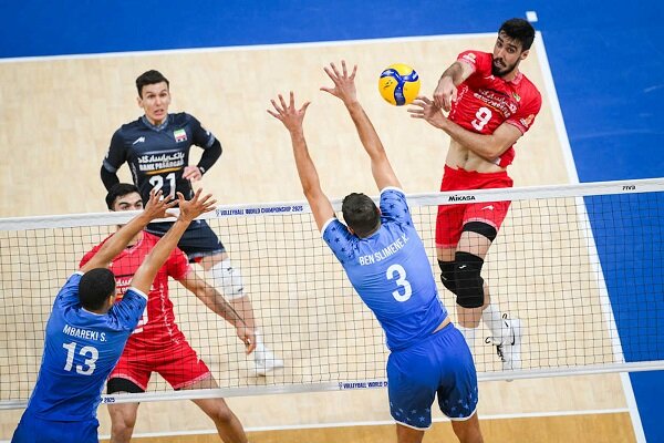 ایران ٢ - تونس یک؛  تیم ملی والیبال ایران در آستانه پیروزی قرار گرفت
