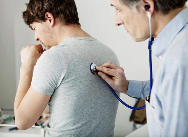 افزایش مراجعات بیمارستانی به دلیل عفونت‌های تنفسی؛ چرا واکسن آنفلوآنزا برای گروه‌های پرخطر ضروری است؟