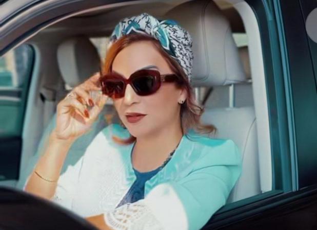 ژست‌های عجیب شبنم قلی‌خانی در استوری‌های اینستاگرامش