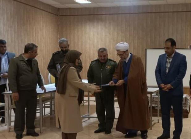 مادران و همسران شهدا در پایگاه چهارم هوانیروز تجلیل شدند