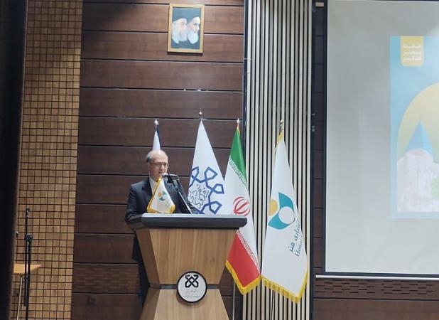 لزوم پرهیز از سبک زندگی کاریکاتوری/ مفاخر فرهنگی تجلیل شوند