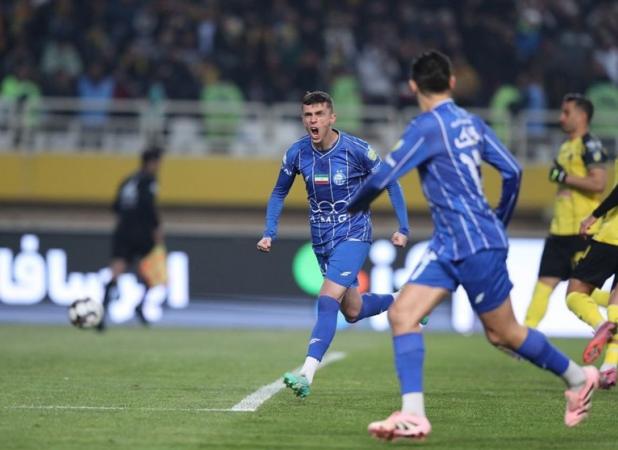 تساوی سپاهان و استقلال در نیمه‌ای جذاب و تماشایی