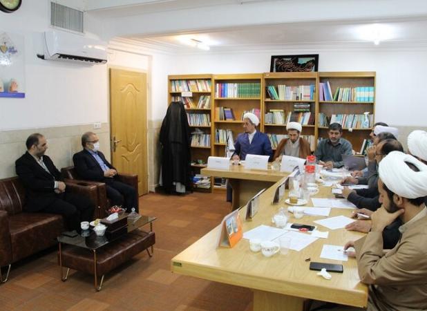 عملکرد دستگاه‌های اجرایی استان قم در حوزه اقامه نماز ارزیابی شد