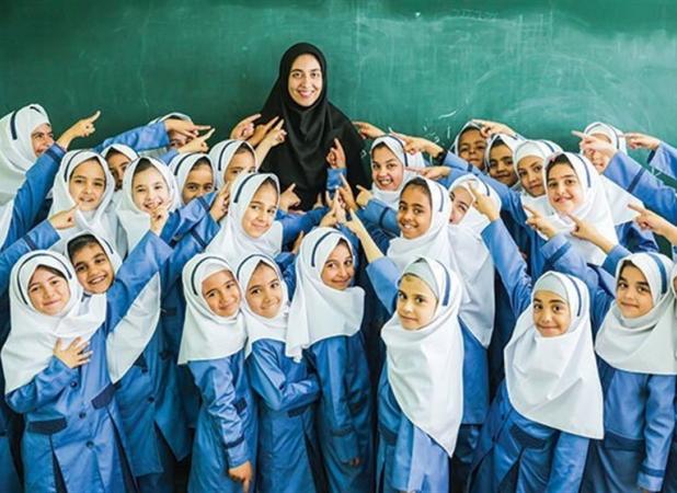 فوق‌العاده ویژه و خاص شامل معلمان و سرایداران مدارس می‌شود