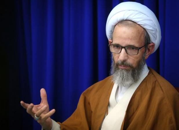پیام رهبر انقلاب به همایش باز تأسیس حوزه قم منشور دوم روحانیت است