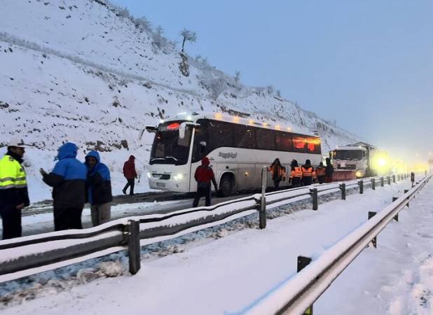 بازگشایی محور چالوس و آزادراه تهران–شمال از ساعت ۶ صبح