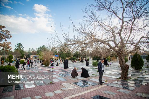 چالش ادامه دار موسیقی در آرامستان‌های قزوین؛ مطالبه مردم بی‌نتیجه ماند