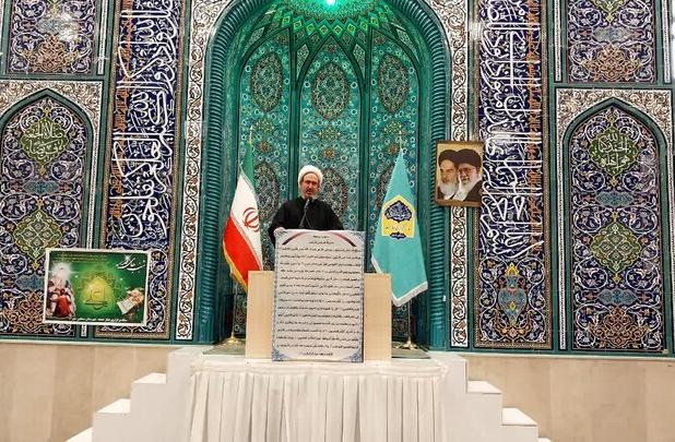 معلمان مشعل‌دار هدایت در جامعه هستند