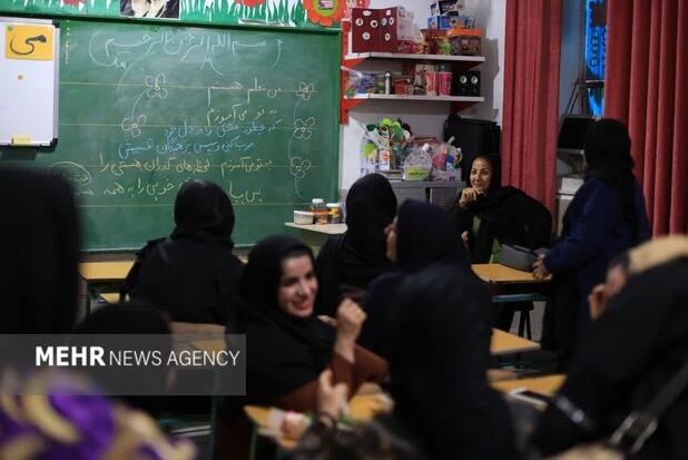 افزایش سقف سنی متقاضیان معلمی؛راهی برای ورود بیشتر سی ساله‌ها به مدارس