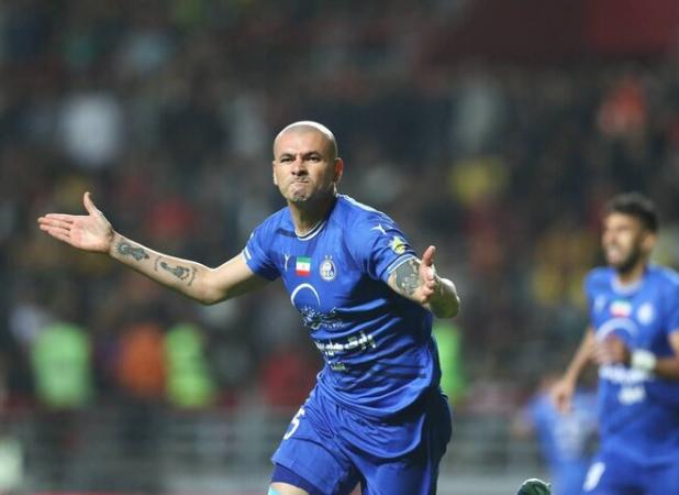 طوفان استقلال برابر فولاد در نیمه اول