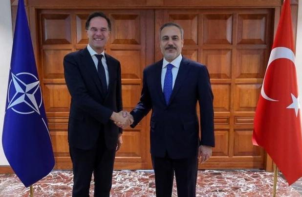 گفتگوی وزیر خارجه ترکیه و دبیرکل ناتو با محوریت اوکراین