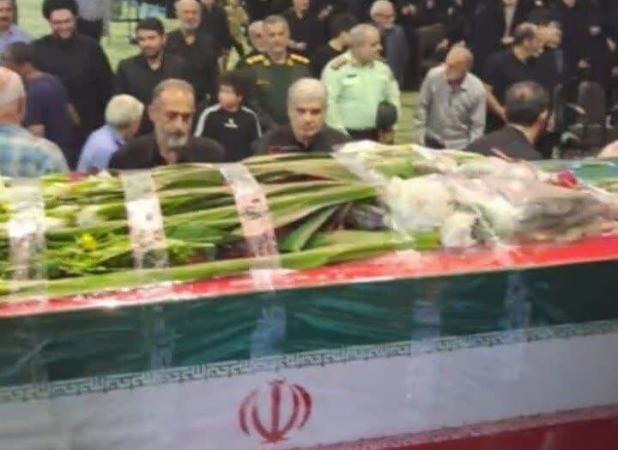 آیین وداع با پیکر سردار شهید رستمیان در بهشهر برگزار شد