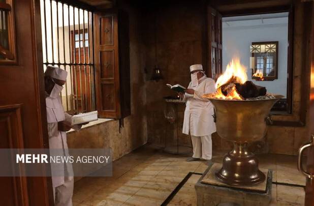 وحدت ملی و همزیستی ادیان در یزد؛ زنگ انقلاب درآتشکده یزد طنین‌انداز شد