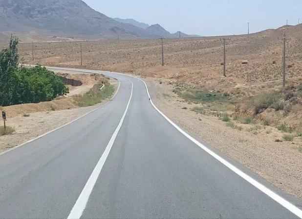 خط کشی ۳۱۰ کیلومتر راه‌های دامغان و مهدیشهر آغاز شد