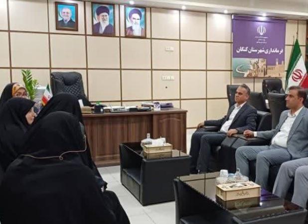 طرح‌ها و برنامه‌های توسعه‌ای حوزه بانوان  در کنگان حمایت می‌شود